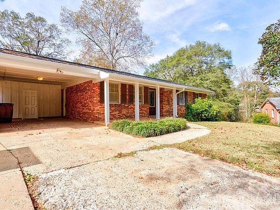 3rd image of 3018 Delano Pl