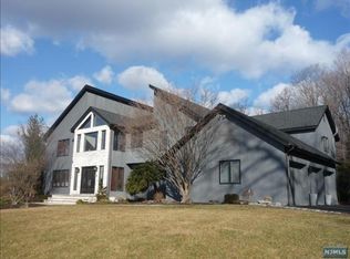 33 Westview Rd, Wayne, NJ 07470