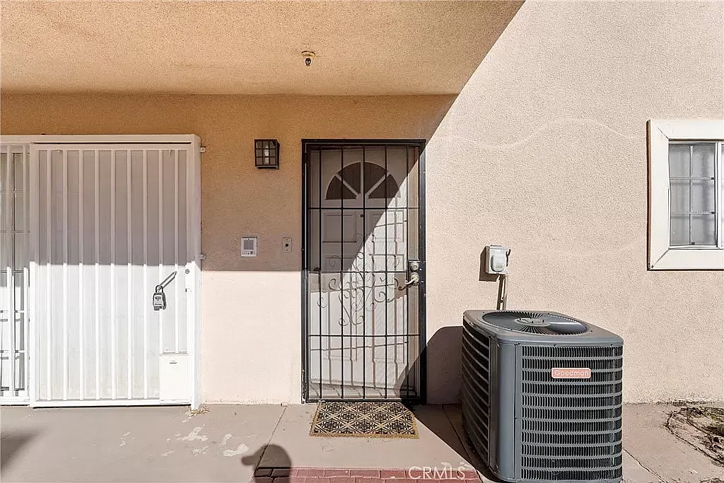3 bed, 2.5 bath, 1539 sqft, $4,095 — Photo 4