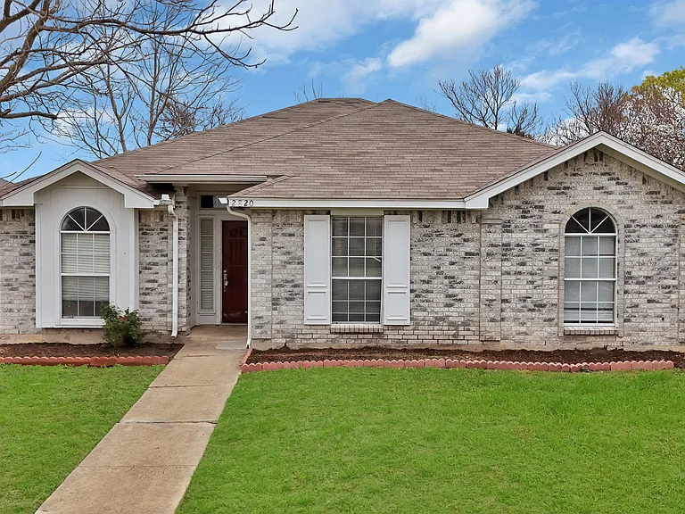 2820 Bent Brook Dr — Photo 1