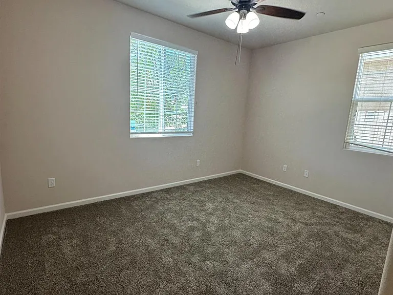 3587 Encino Ave — Photo 11