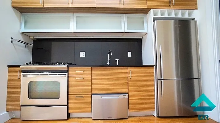 Rented by EXR | media 7