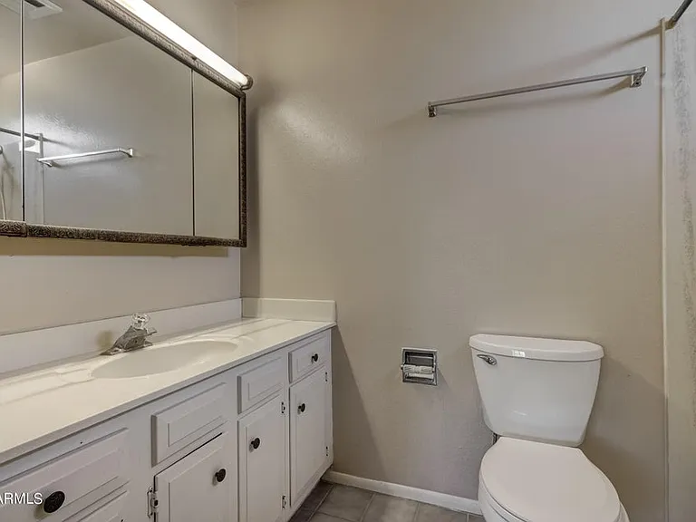 3933 S Pine St — Photo 7