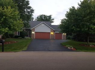 208 Strawbridge Dr, Rockton, IL 61072