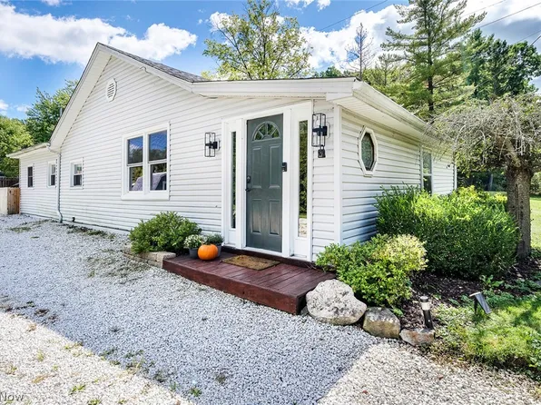 259 NE River Rd, Lake Milton, OH 44429