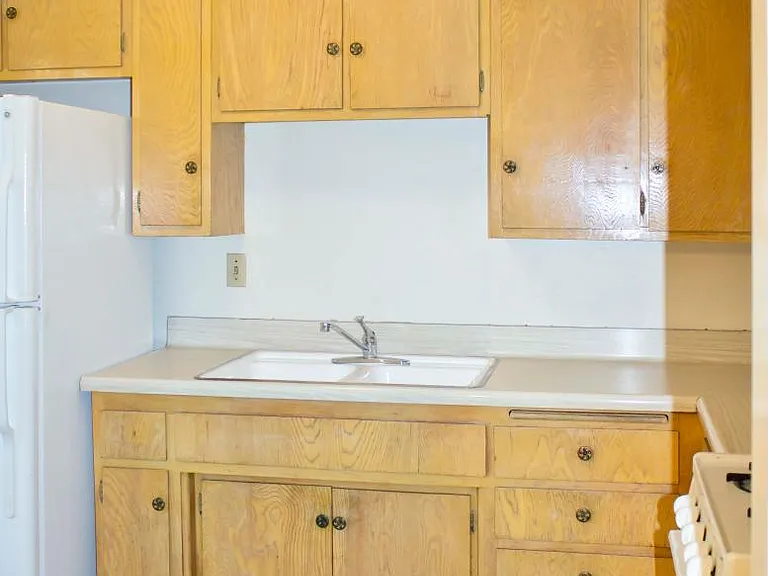 1033 Cordova St #16 — Photo 5