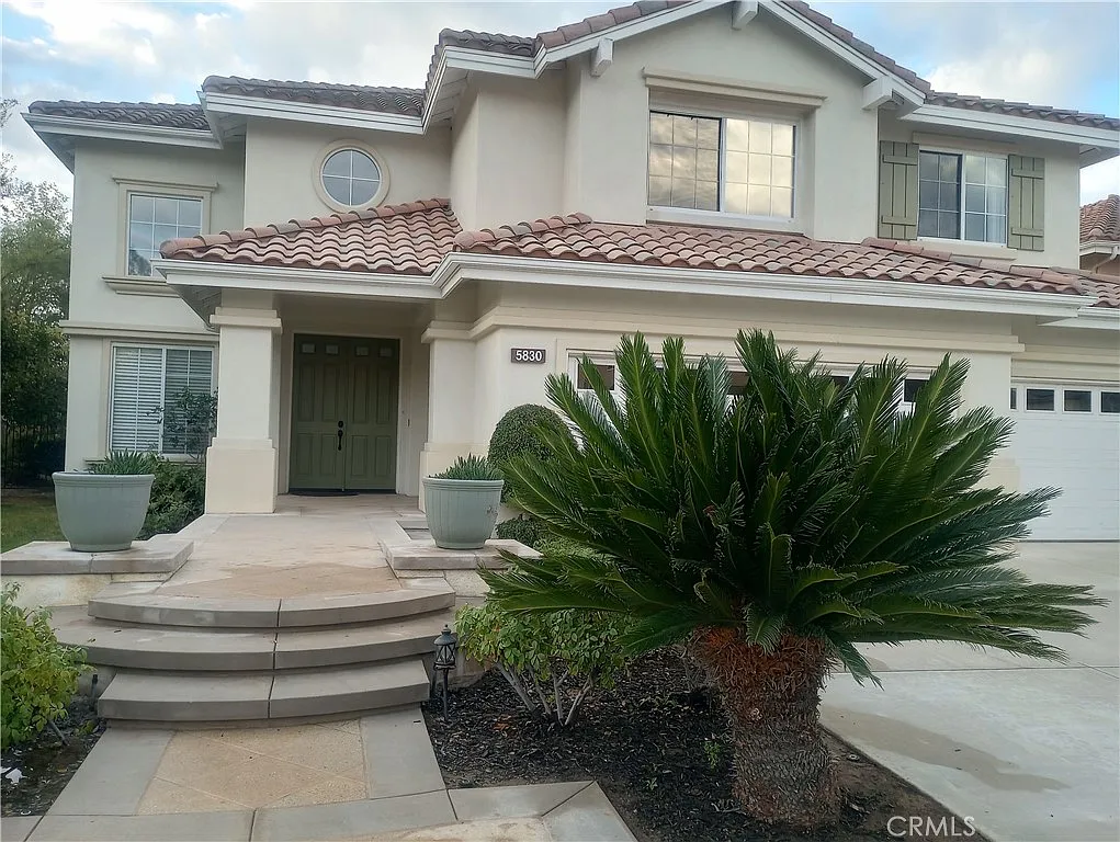 5 bed, 3300 sqft, $7,100 — Photo 2