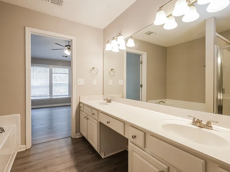 191 Regent Pl — Photo 13