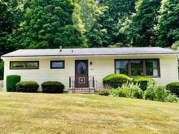 1900 Eugene St, Johnstown, PA 15902