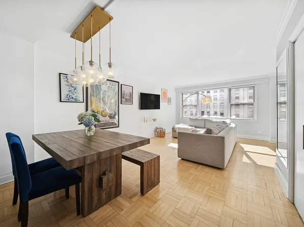 150 East 61st Street image 1 of 6