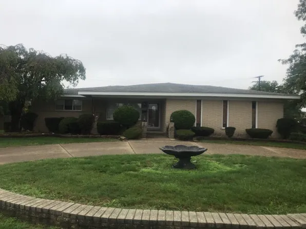 37419 Jerome Dr, Sterling Heights, MI 48312