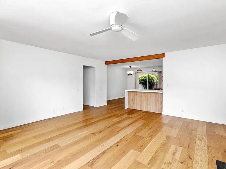 1009 La Tierra Dr — Photo 4