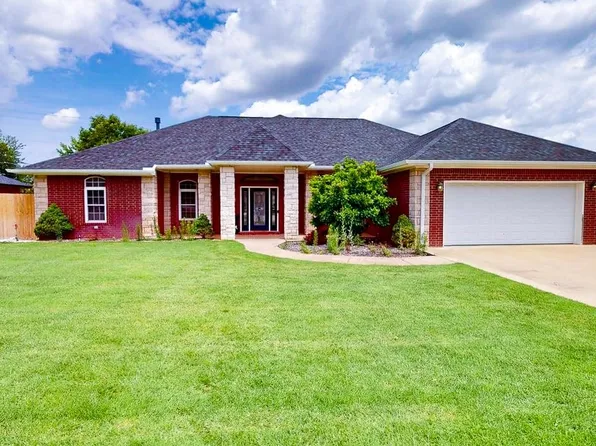 3328 Chisholm Dr, Woodward, OK 73801