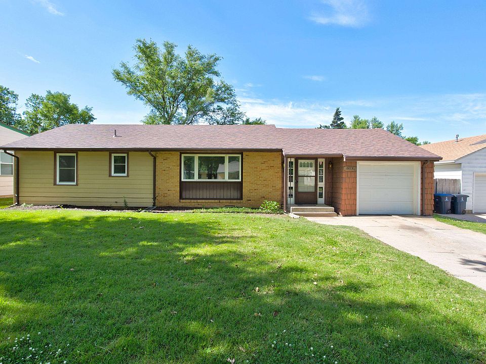 1st image of 1553 Terrace Dr