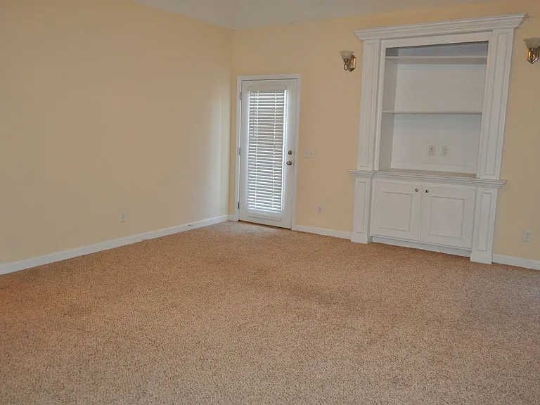 304 Palm Ave — Photo 5