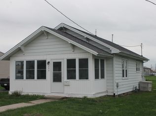 206 S Spring St, Geneseo, IL 61254
