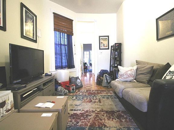 3rd image of 157 E 106th St APT 8