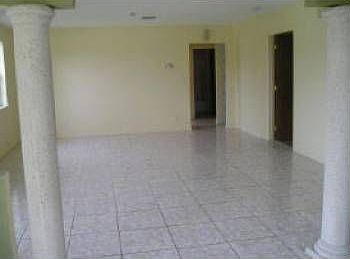 4th image of 4671 NE 1st Ave
