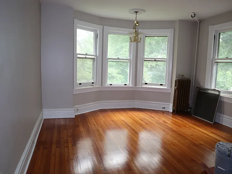 208 Linden Ave #C — Photo 6