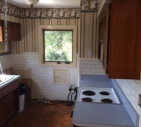 5th image of 461 Butterfield Dr
