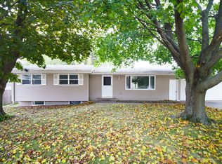 1561 Bruce Ln, Green Bay, WI 54313