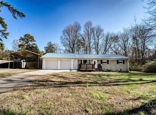 630 Ginger Cake Rd, Lancaster, SC 29720