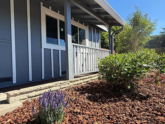 4th image of 2286 Meadowlark St