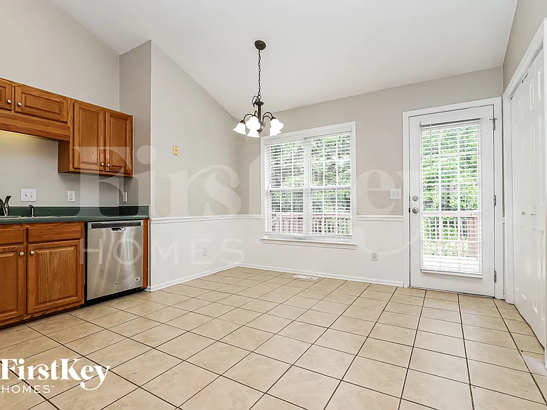 6111 Tory Ct — Photo 7