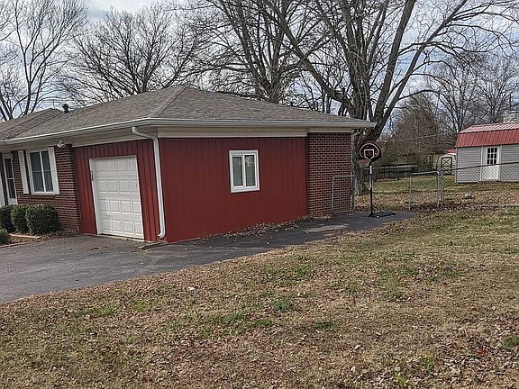 Drive thru Gate to Back Yard