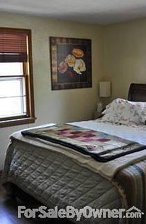 Chefs Kitchen
						:
						Oak cabinets w/ Espresso finish & professional refrigerator with bottom freezer.