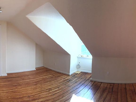 4th image of 621 Massachusetts Ave APT 4