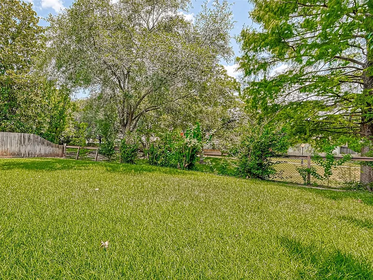 2302 Brook View Ln — Photo 40