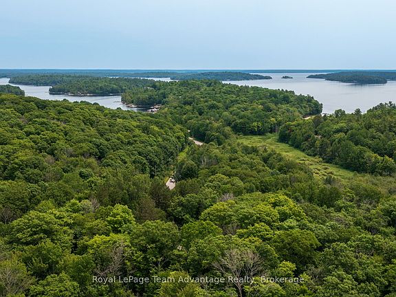 3rd image of 49 Bayview Dr