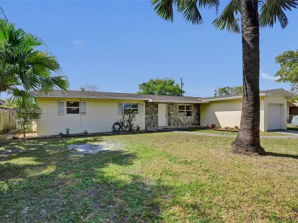 19830 SW 92nd Ave, Cutler Bay, FL 33157