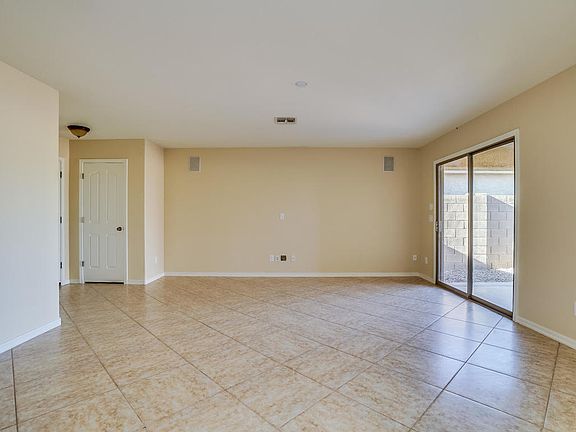 4th image of 33086 N Sandstone Dr