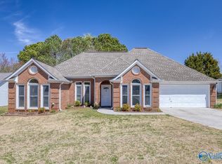 102 Sleepy Hollow Ln, Madison, AL 35758