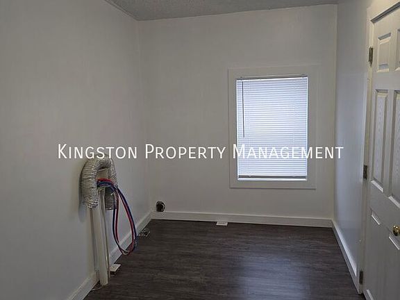 2nd image of 515 1/2 Clark St