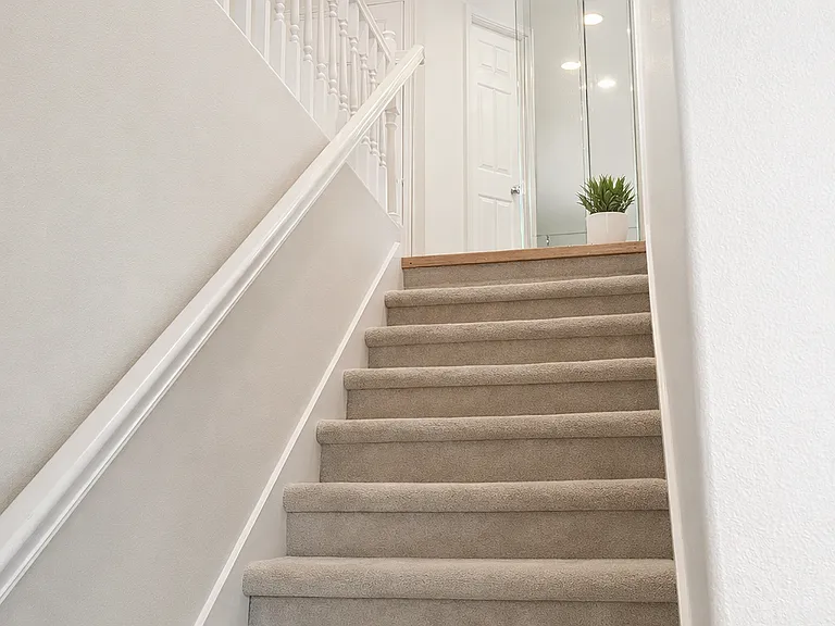 1010 S 38th Pl — Photo 9