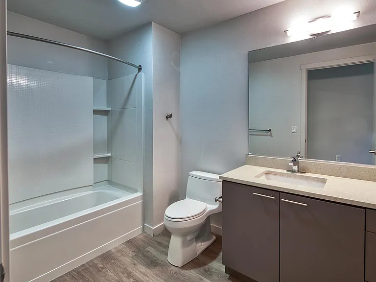 EVIVA Midtown Apartments — Photo 39