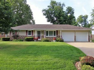 5802 W Fairview Rd, Peoria, IL 61607