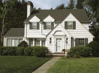 7 Leith Pl, White Plains, NY 10605