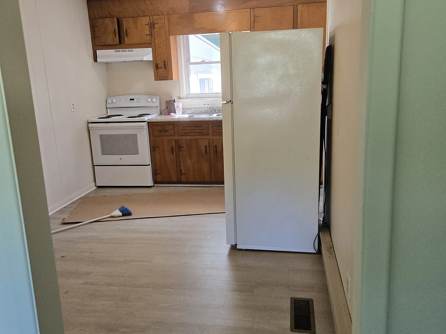 2 bed, $1,000 — Photo 4