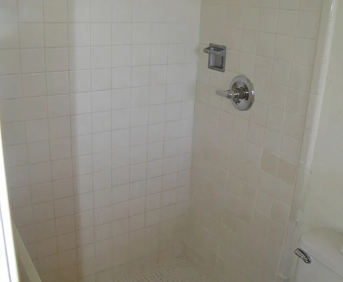 618 N Medford Dr — Photo 11