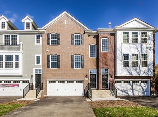 2705 Rosedale Ave, Naperville, IL 60540