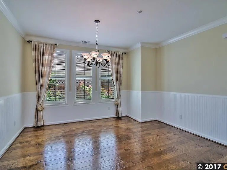 2743 Cathedral Cir — Photo 4