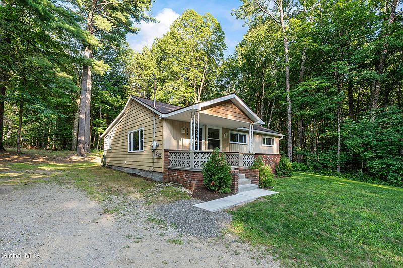 3rd image of 292 Bloody Pond Road