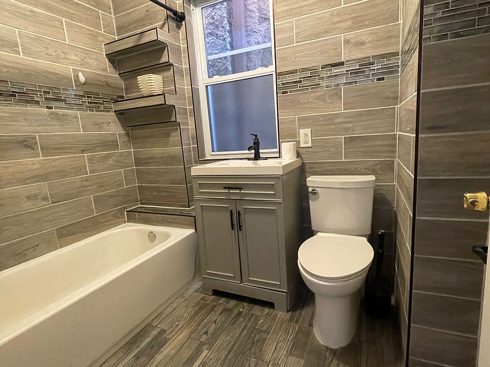 2nd image of 1846 Hunt Ave Floor 1
