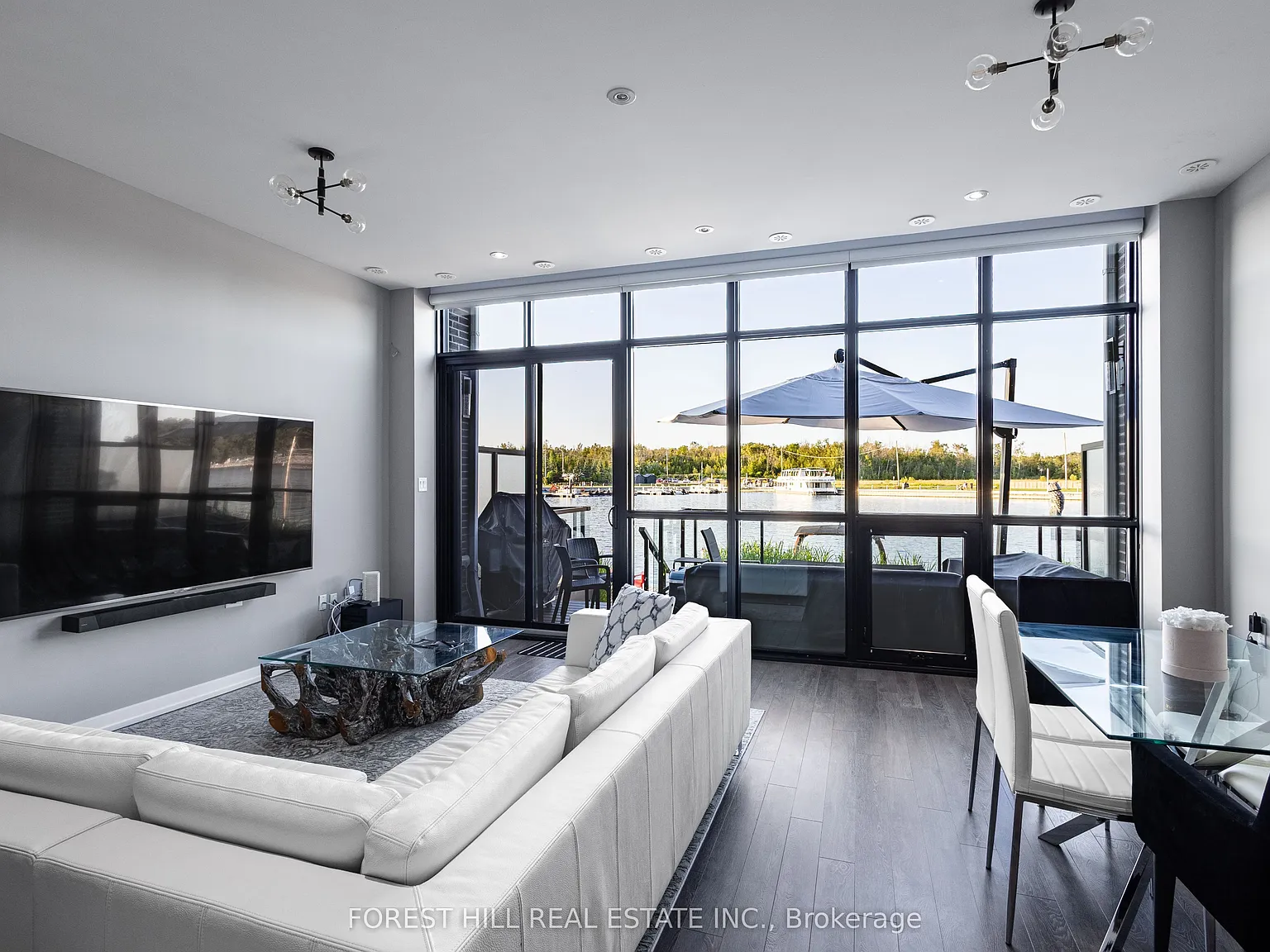 3 bed, $9,800 — Photo 1