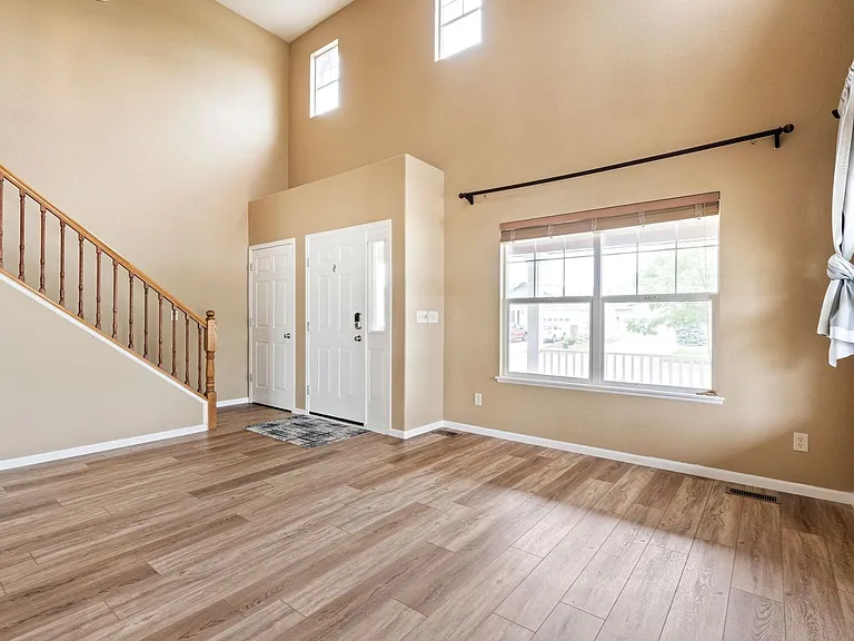1068 Canal Dr — Photo 5