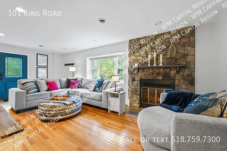 3 Bedroom 2 Bathroom home with spacious green space. — Photo 3